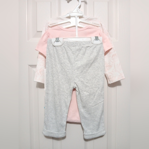 3pc Calvin Klein baby pink short & long sleeve bodysuitwith grey pants Size:3/6M - Picture 15 of 15